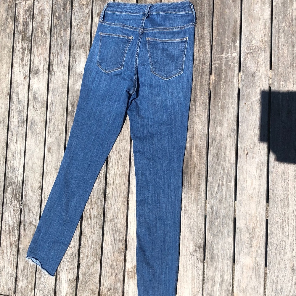 Universal Thread High Rise Skinny Jeans w/elastane - Picture 4 of 11